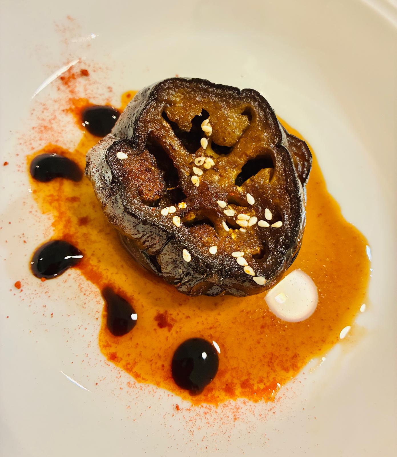 Assiette gastronomique préparée pour un repas à domicile
